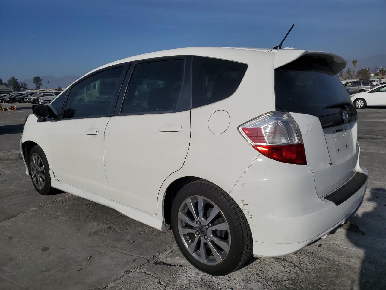 VIN JHMGE8H51DC012188 2013 HONDA FIT no.2