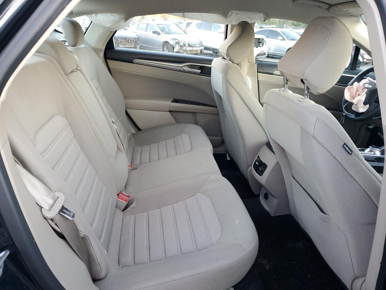 2020 Ford Fusion - Image 10