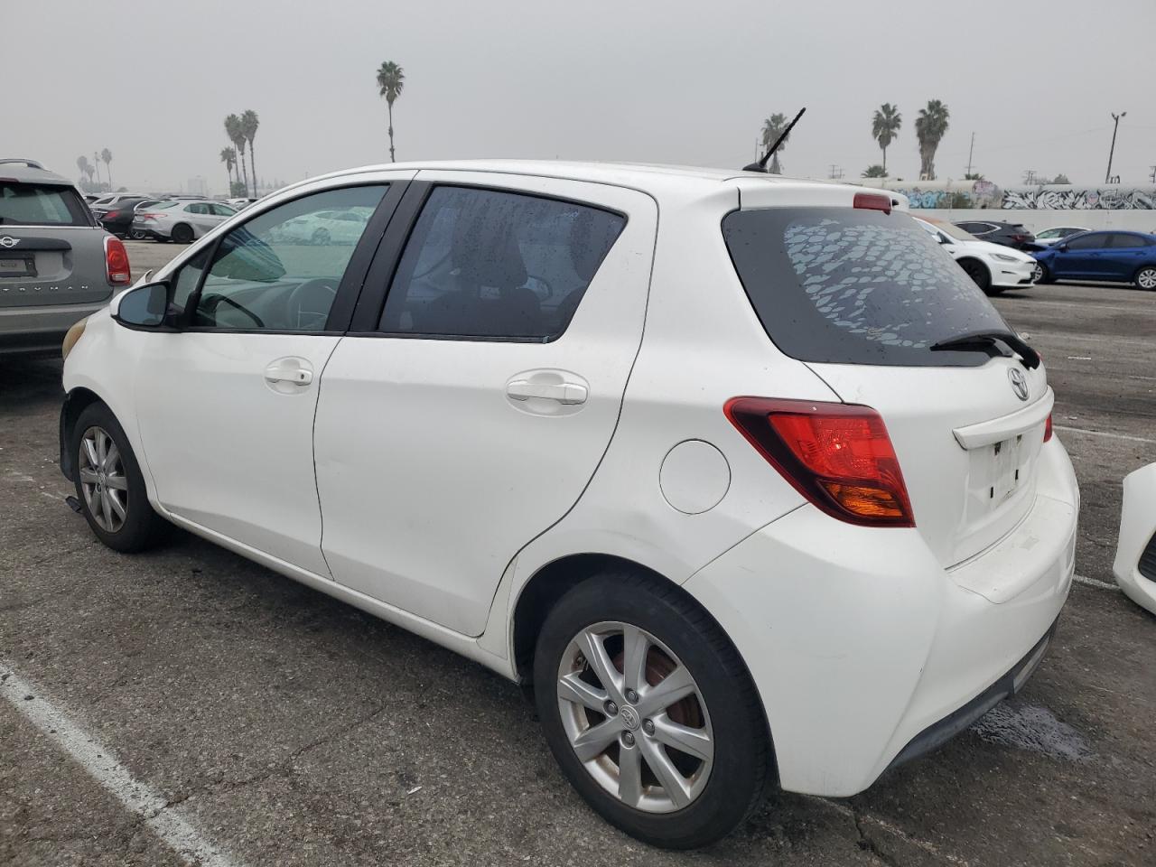 VIN VNKKTUD38FA020003 2015 TOYOTA YARIS no.2