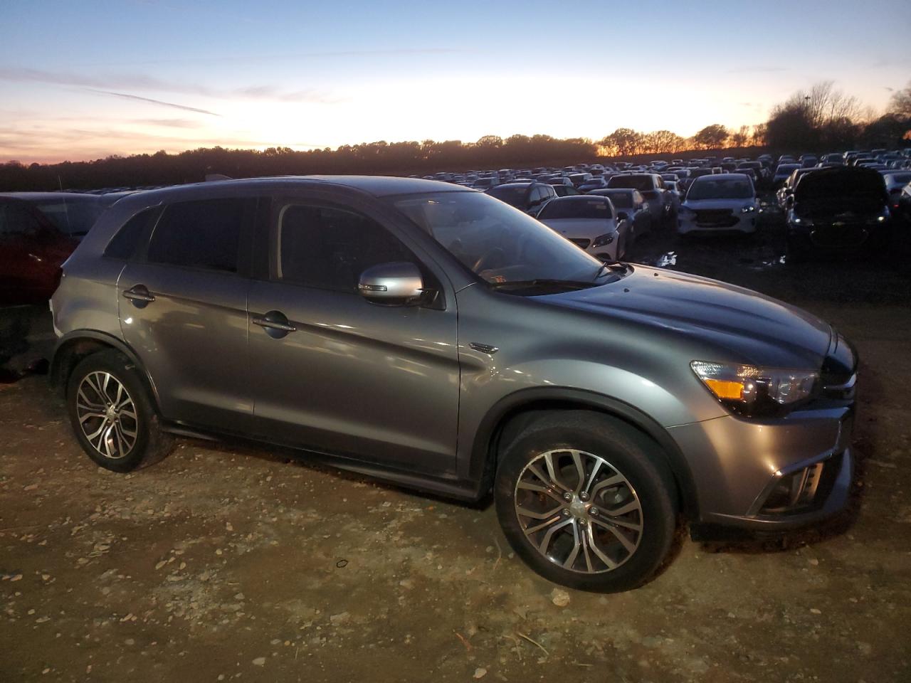 2019 Mitsubishi Outlander - Image 4