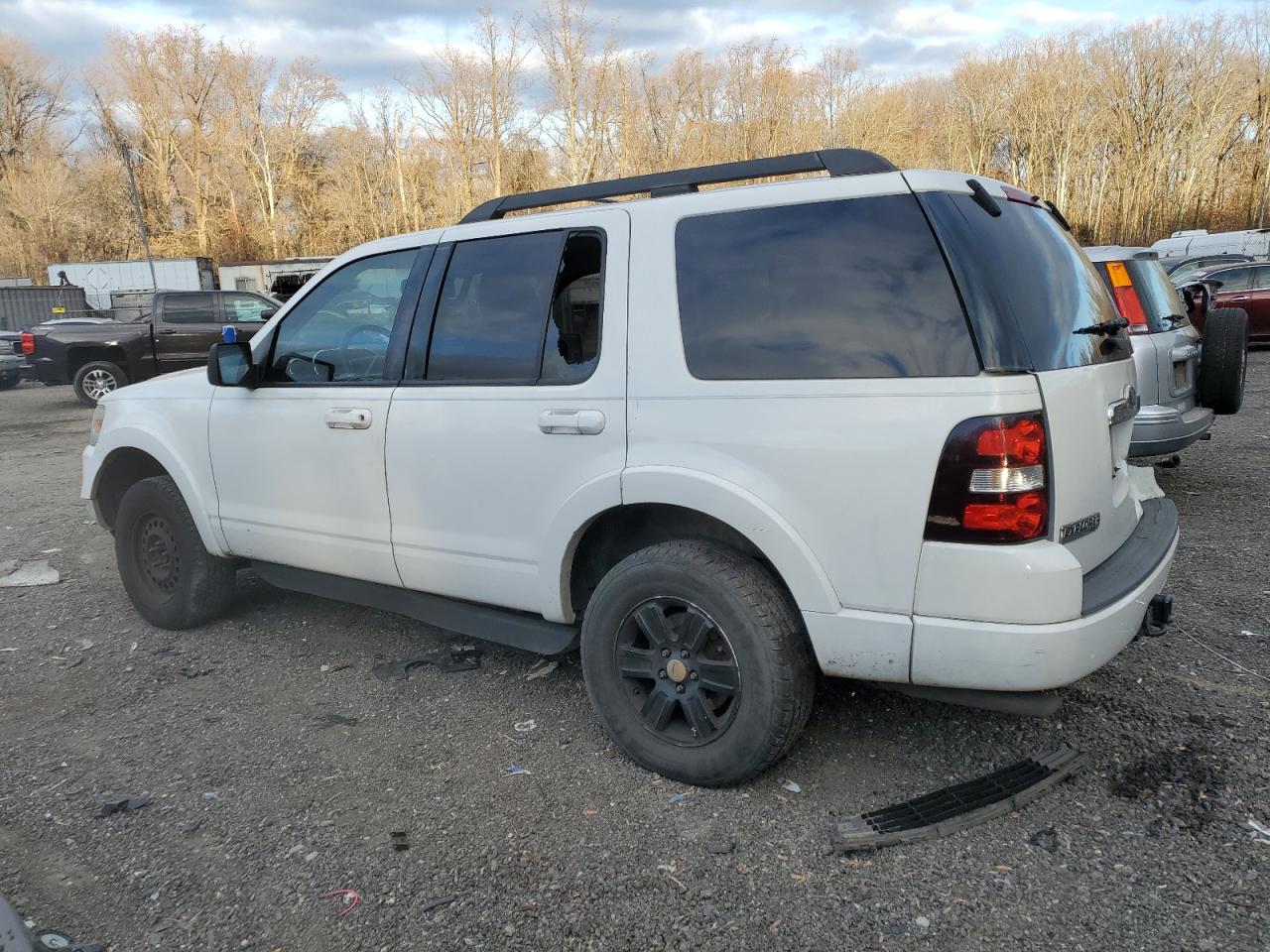 2010 Ford Explorer - Image 2