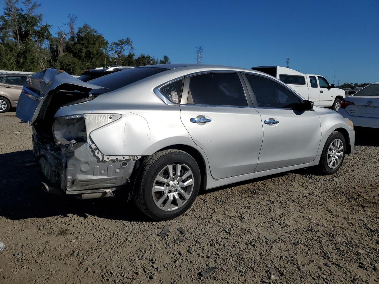 2014 Nissan Altima - Image 3
