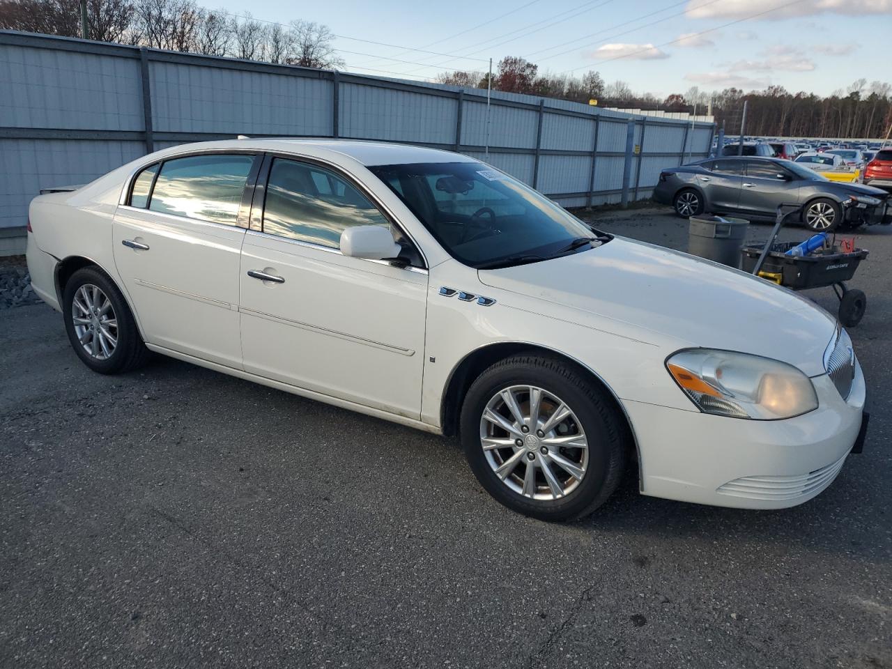 2009 Buick Lucerne - Image 4