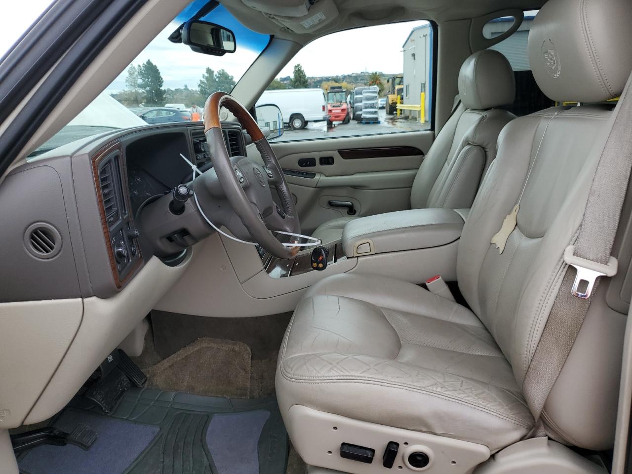 2003 Cadillac Escalade Luxury VIN: 1GYEC63T93R208177 Lot: 83894424