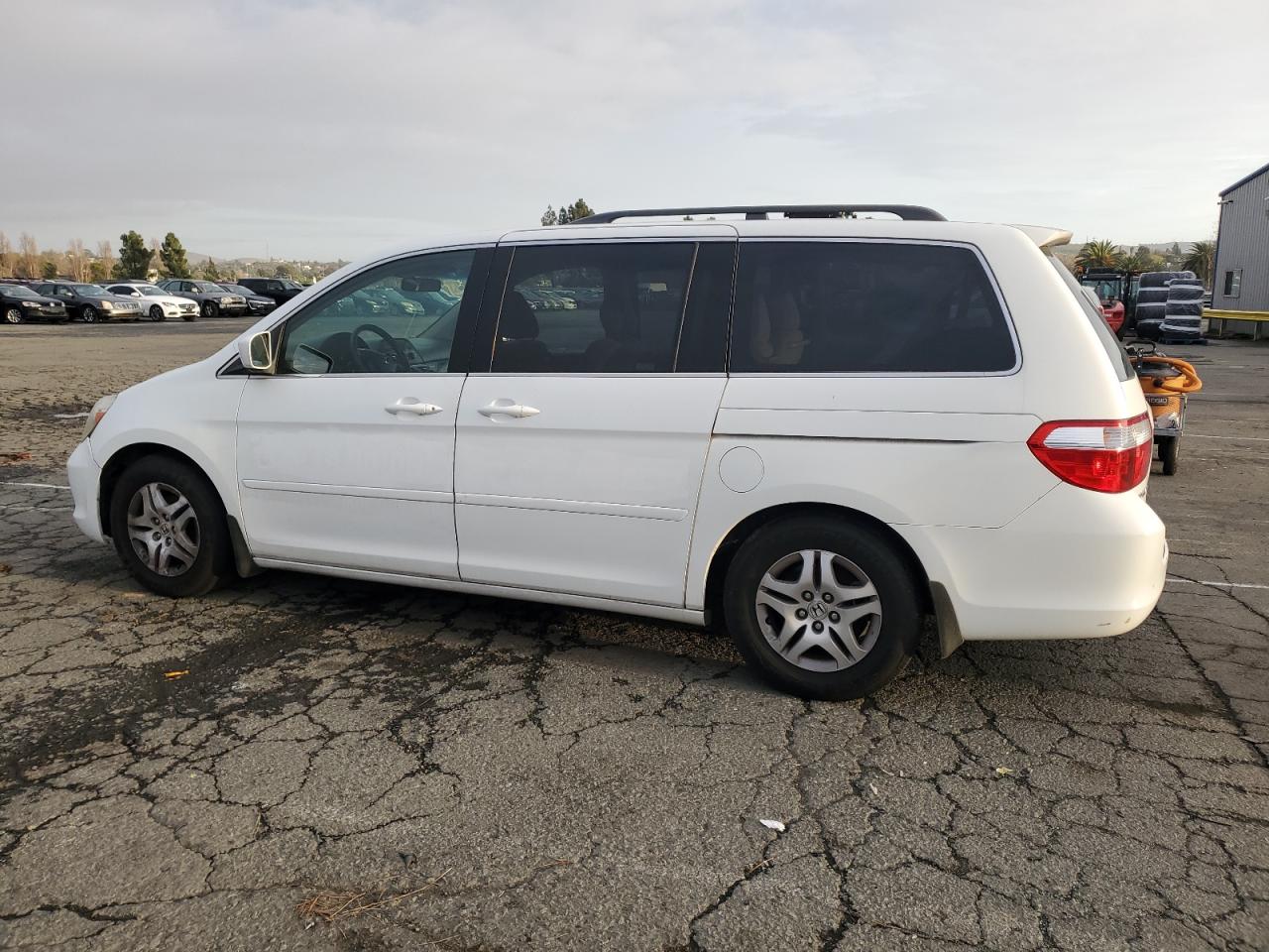 2006 Honda Odyssey - Image 2
