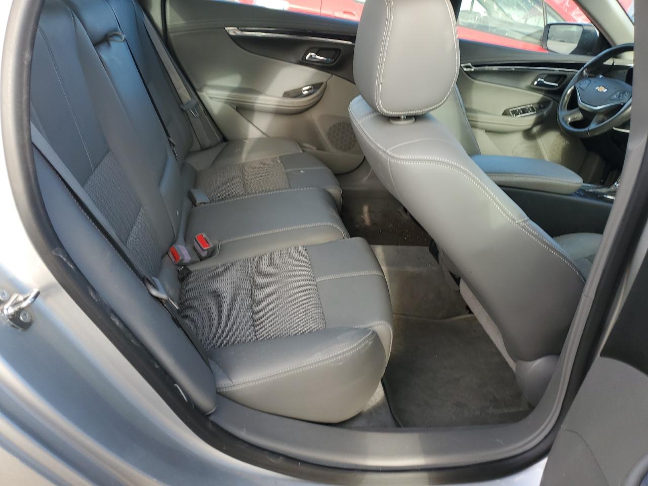 2015 Chevrolet Impala - Image 10