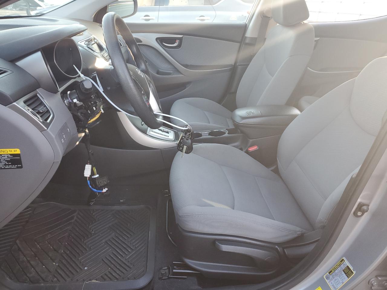 2012 Hyundai Elantra - Image 7