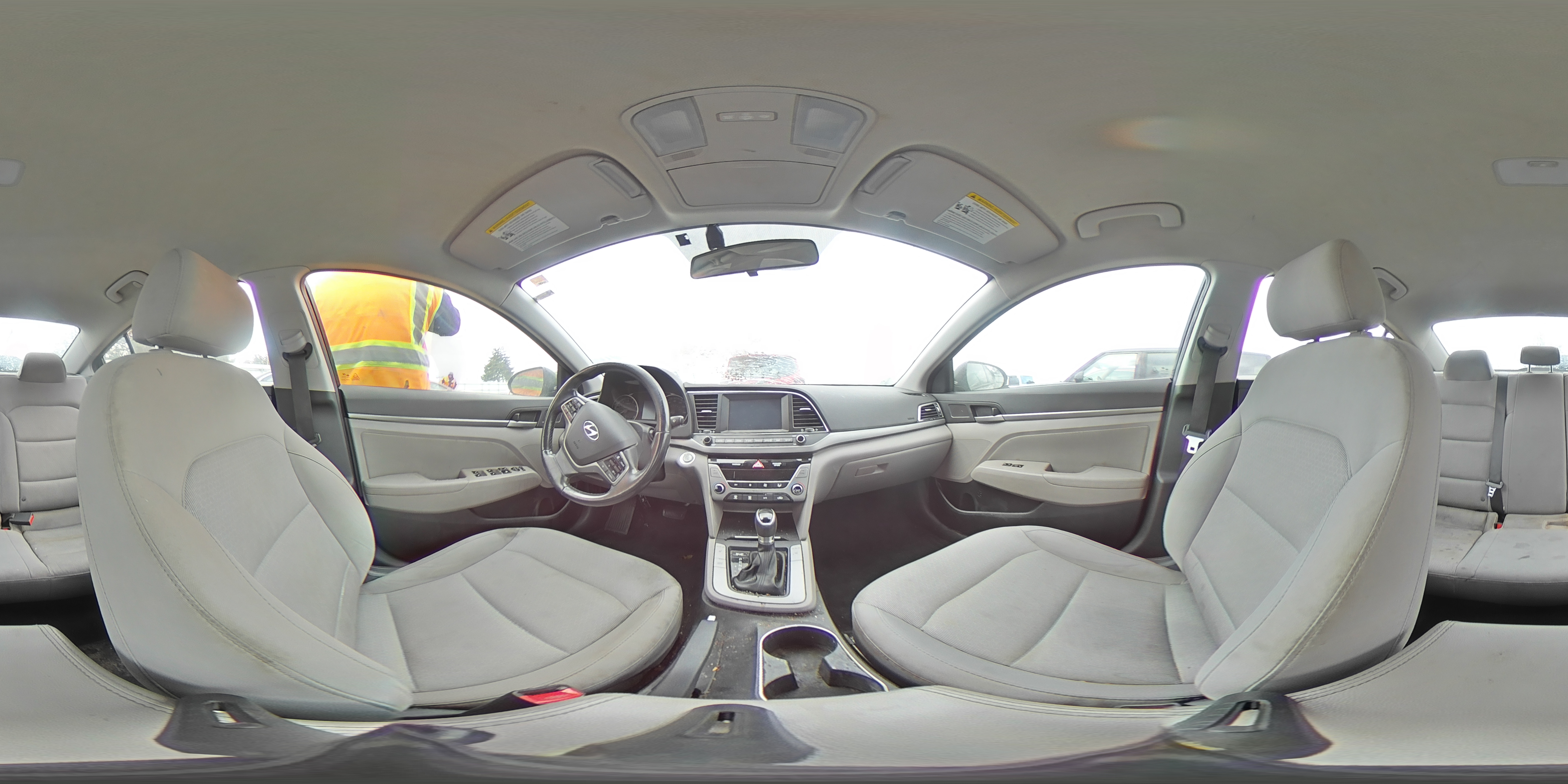 2017 Hyundai Elantra - Image 13