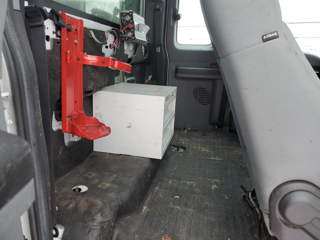 2011 Ford F350 - Image 11