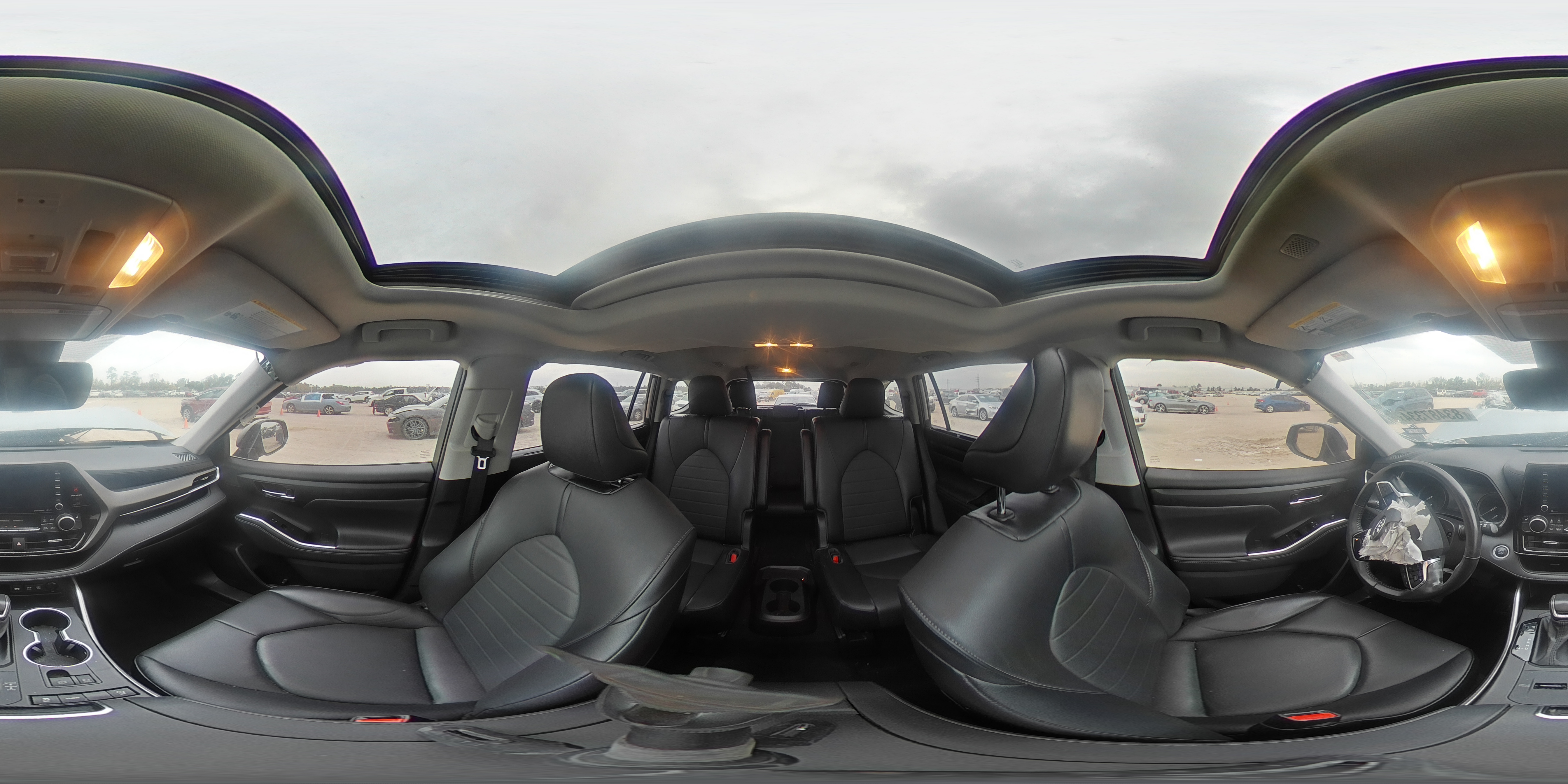 2021 Toyota Highlander - Image 14