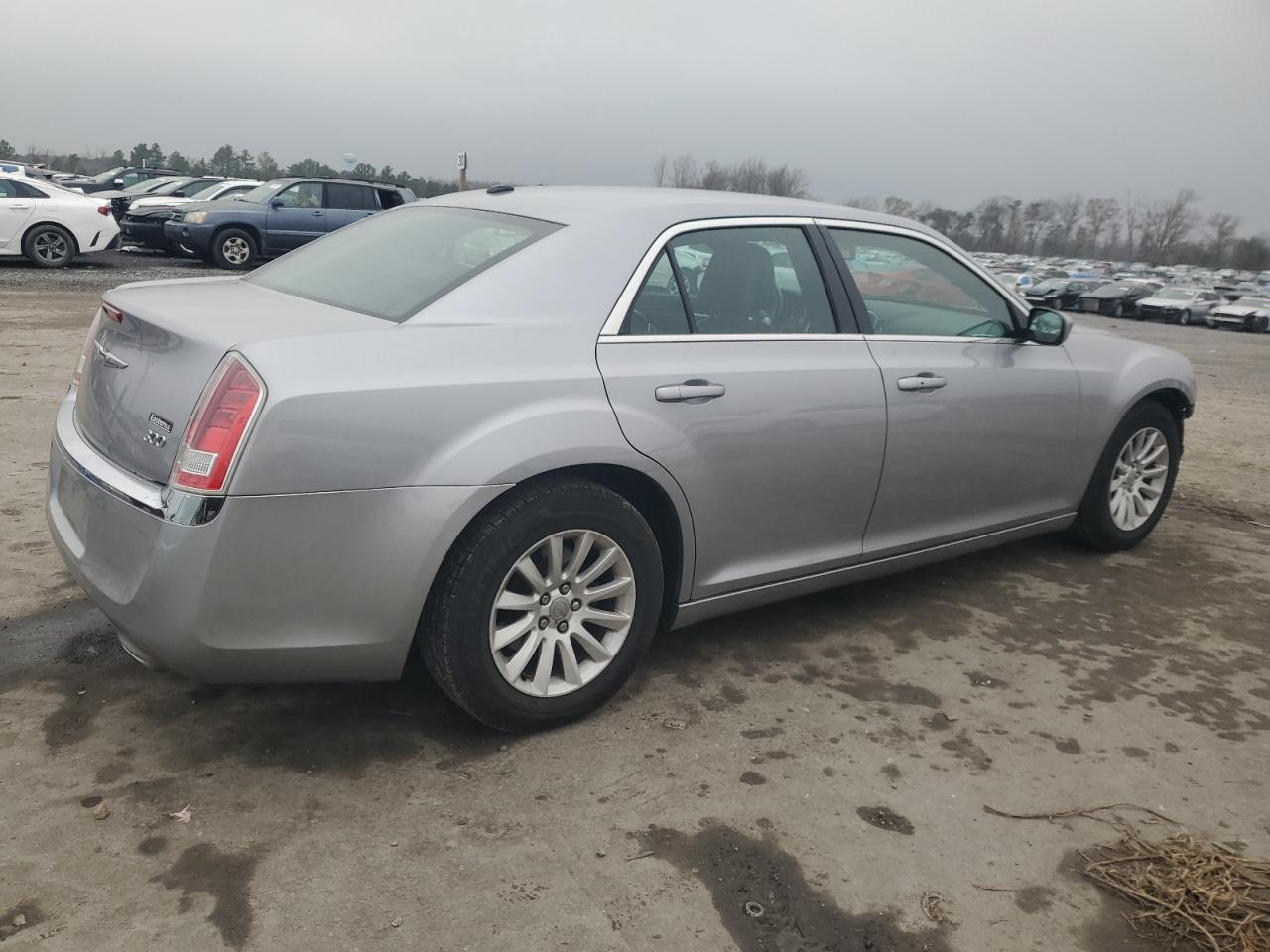 VIN 2C3CCAAG6EH244409 2014 CHRYSLER 300 no.3