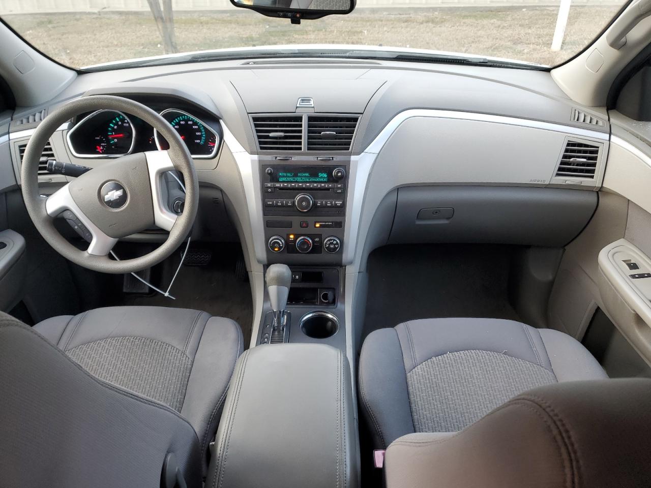 2010 Chevrolet Traverse - Image 8