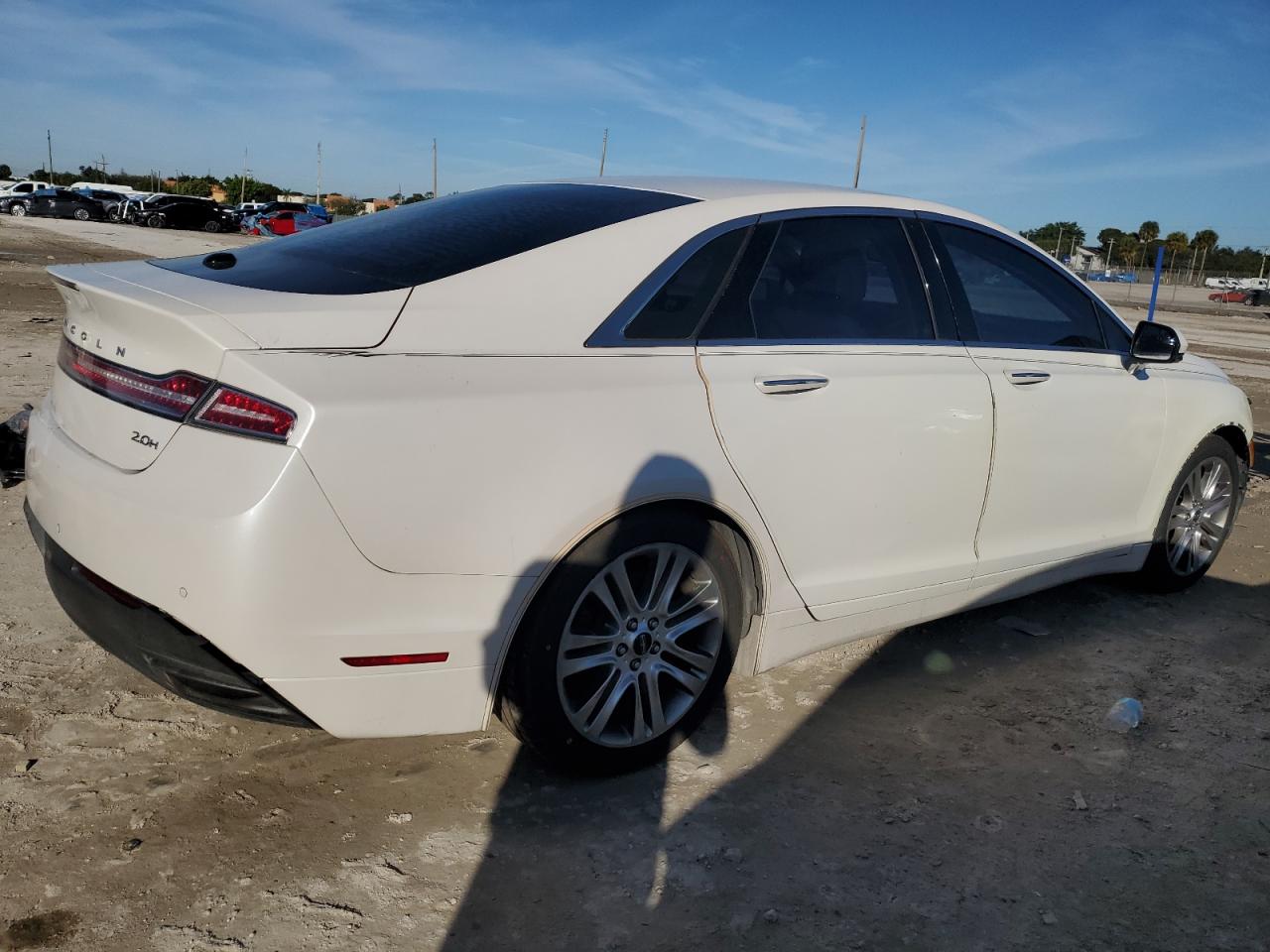 VIN 3LN6L2LU9GR628706 2016 LINCOLN MKZ no.3