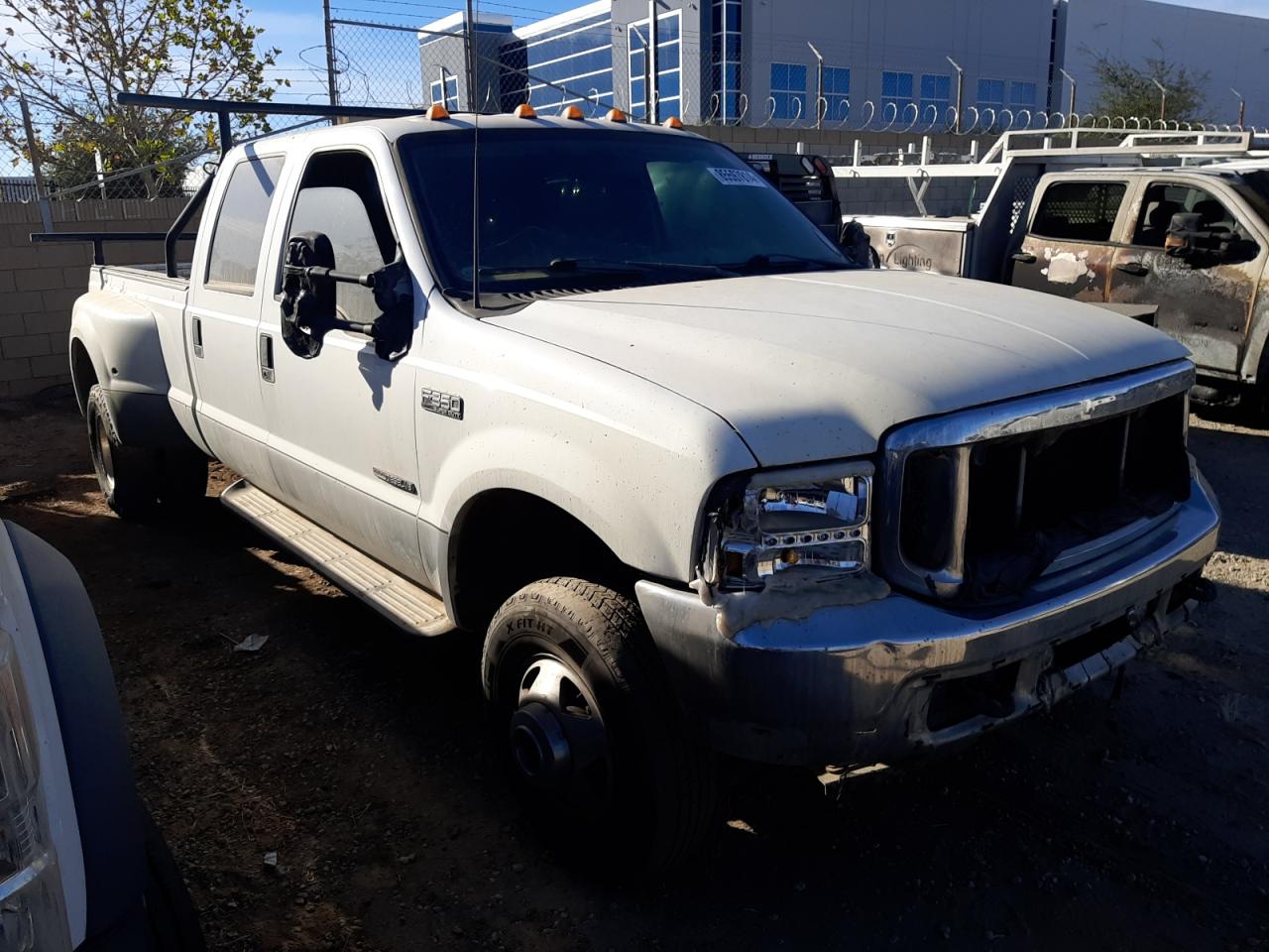 2002 Ford F350 - Image 4