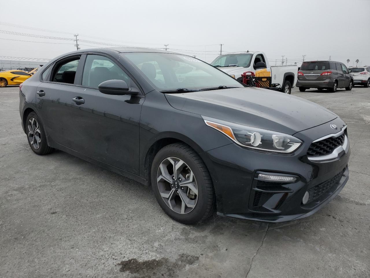 VIN 3KPF24AD1KE118310 2019 KIA FORTE no.4