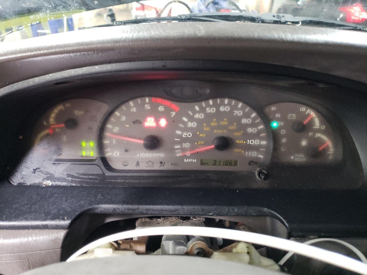 2002 Toyota Sequoia - Image 9