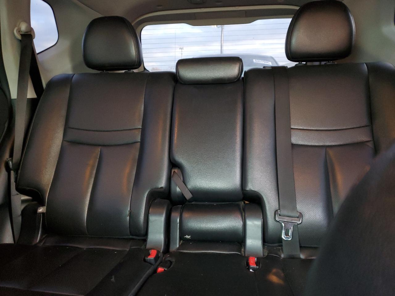 2017 Nissan Rogue - Image 10