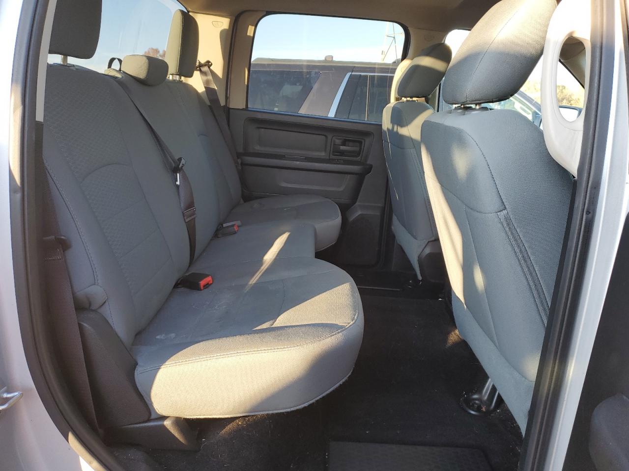2015 RAM 1500 - Image 10