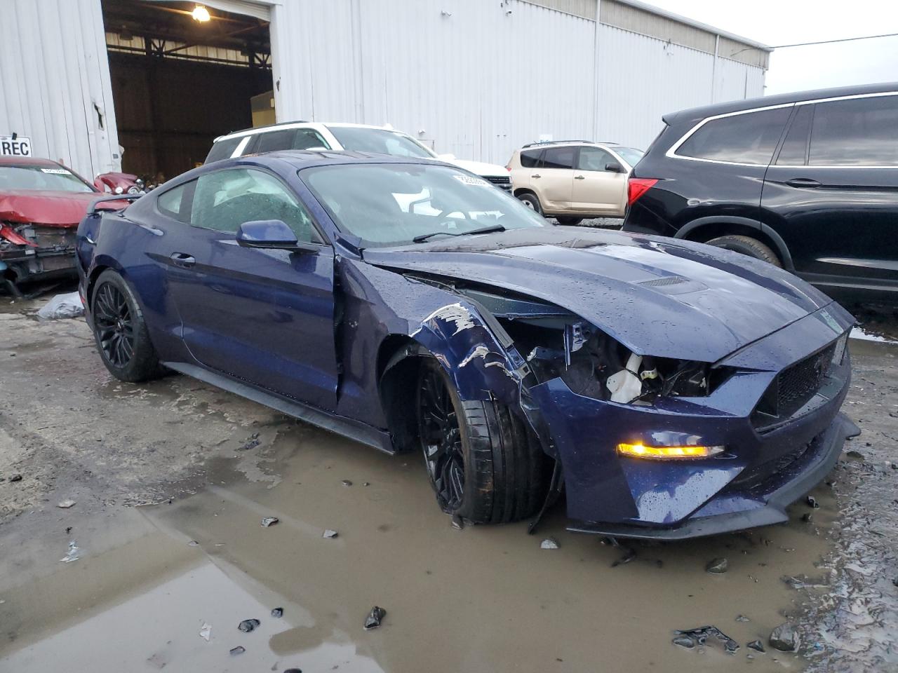 VIN 1FA6P8CF5J5179375 2018 FORD MUSTANG no.4