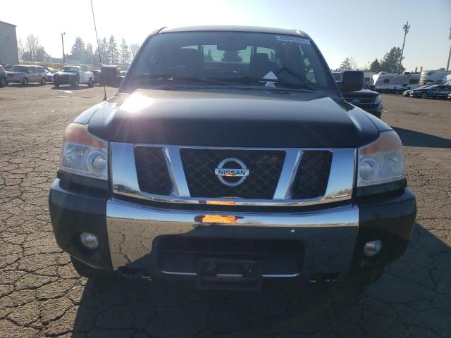 Пікапи NISSAN TITAN 2012 Чорний