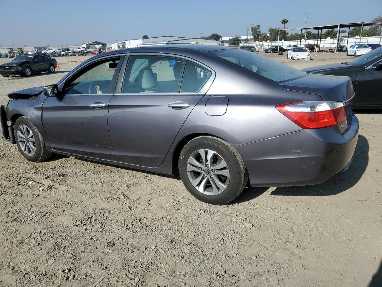 VIN 1HGCR2F39FA186240 2015 HONDA ACCORD no.2