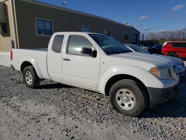 Pickups NISSAN FRONTIER 2015 White