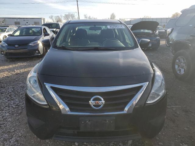 Sedans NISSAN VERSA 2015 Czarny