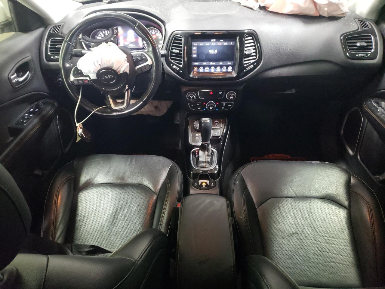 2019 Jeep Compass - Image 8