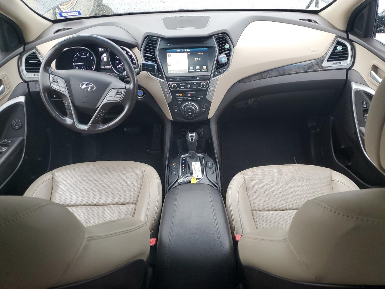 2017 Hyundai Santa Fe - Image 8