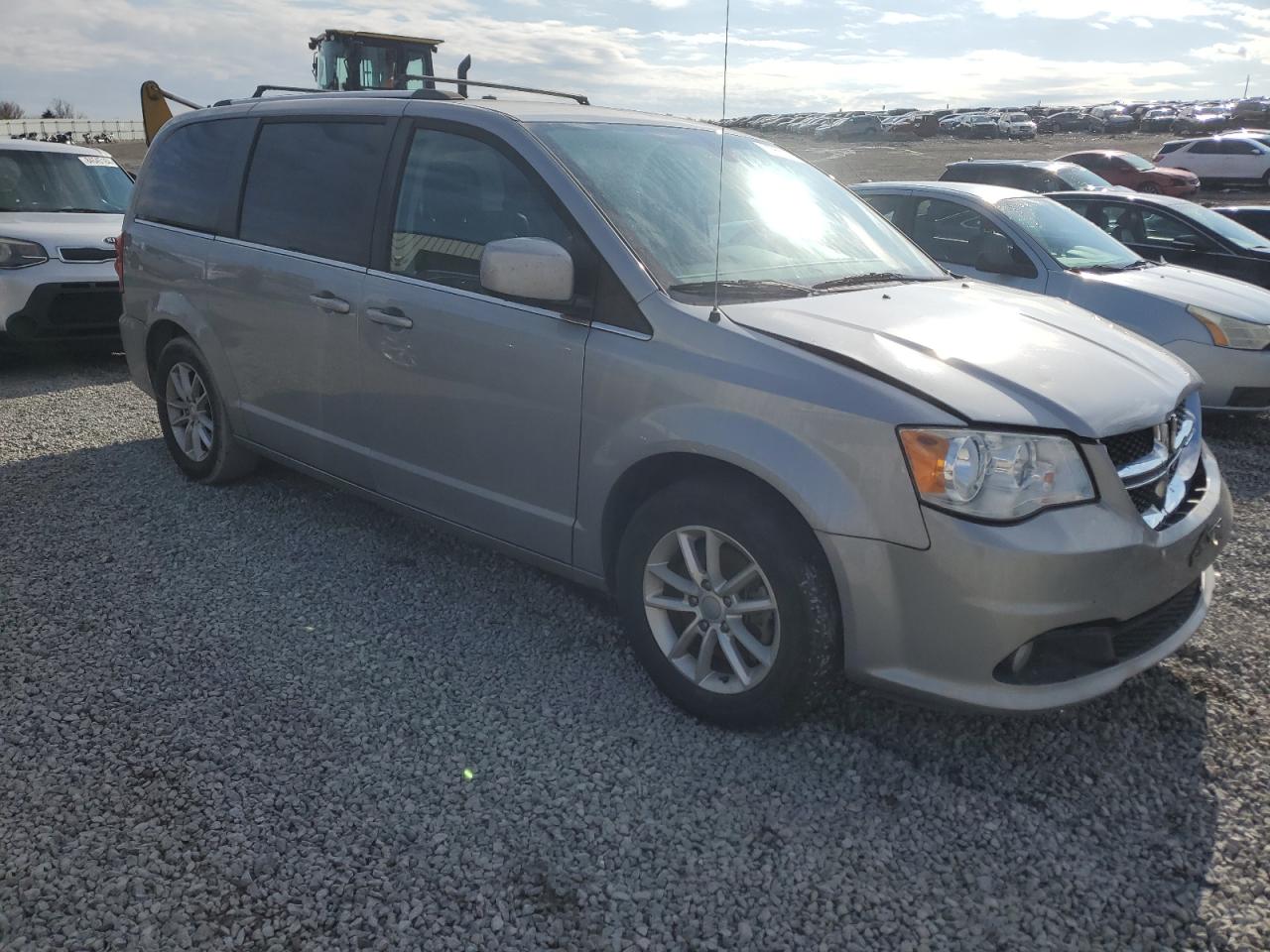 2019 Dodge Caravan - Image 4