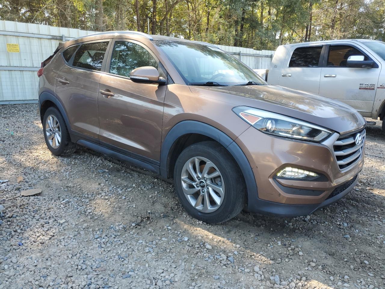 VIN KM8J33A20HU423156 2017 HYUNDAI TUCSON no.4