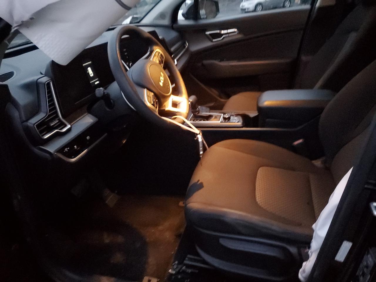 2023 Kia Sportage - Image 7