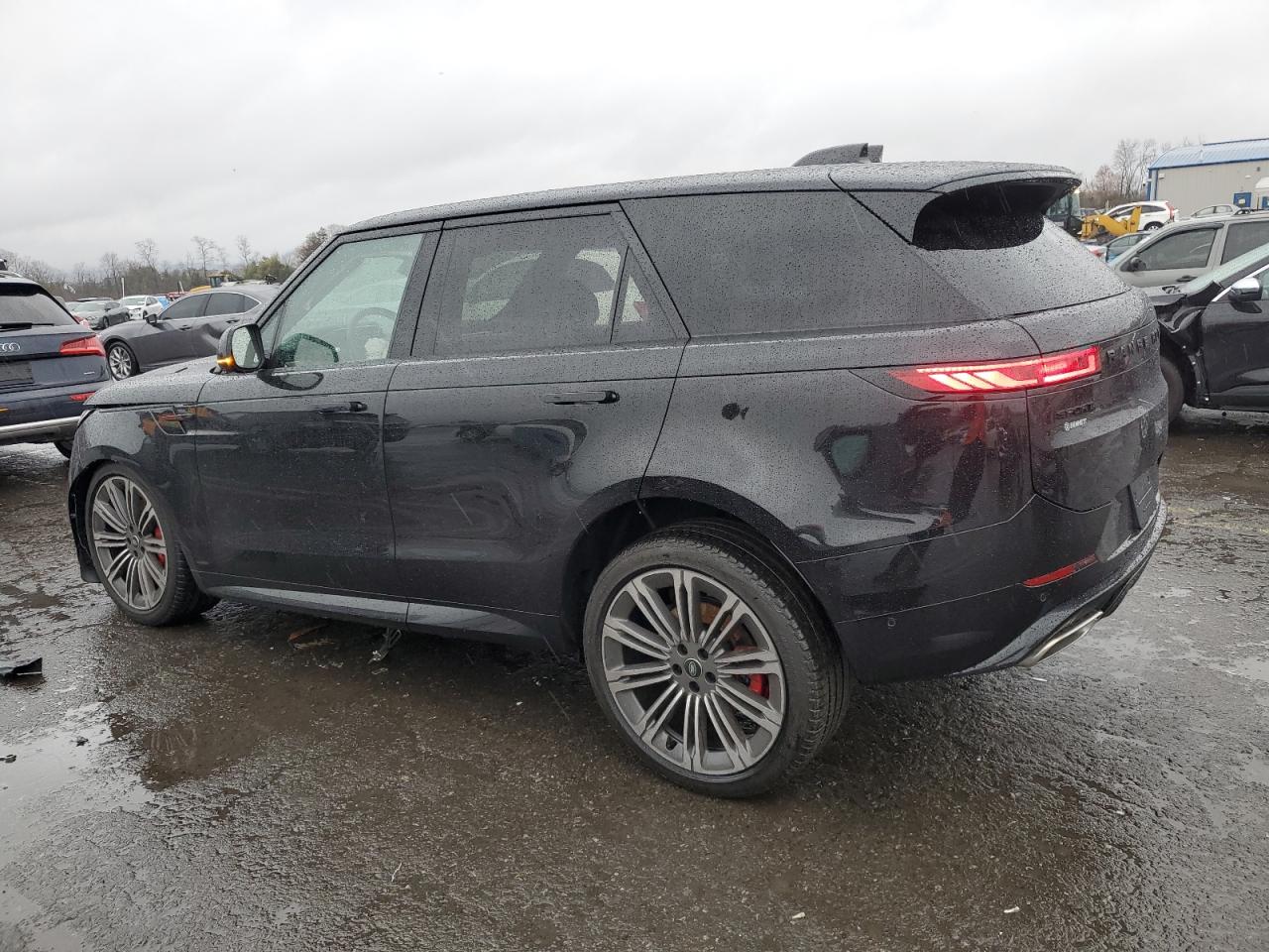2024 Land Rover Range Rover - Image 2