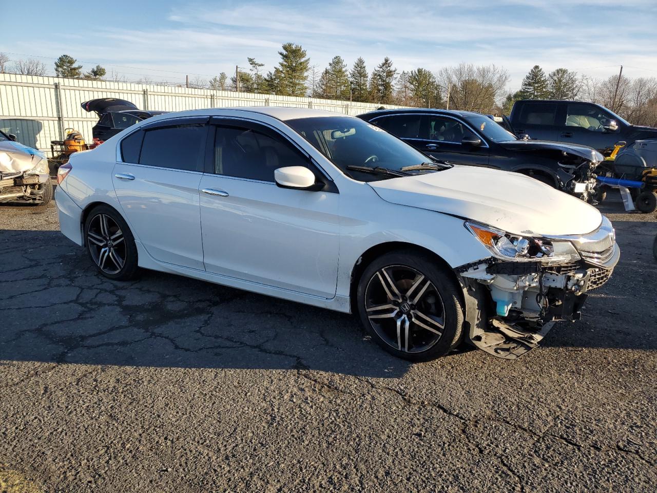 VIN 1HGCR2F5XGA019677 2016 HONDA ACCORD no.4