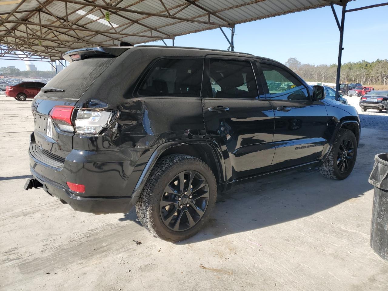 2017 Jeep Grand Cherokee - Image 3