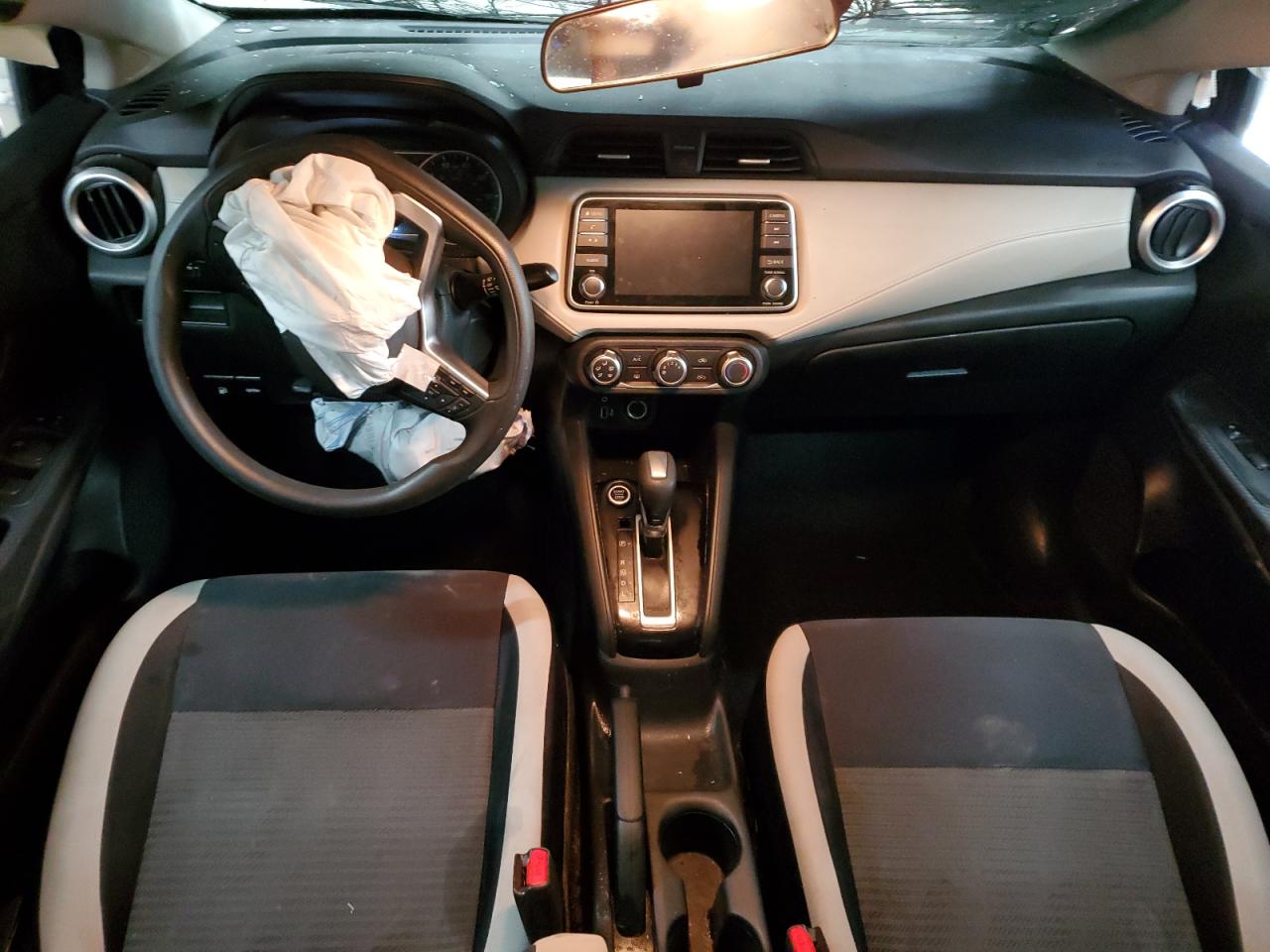 2021 Nissan Versa - Image 8