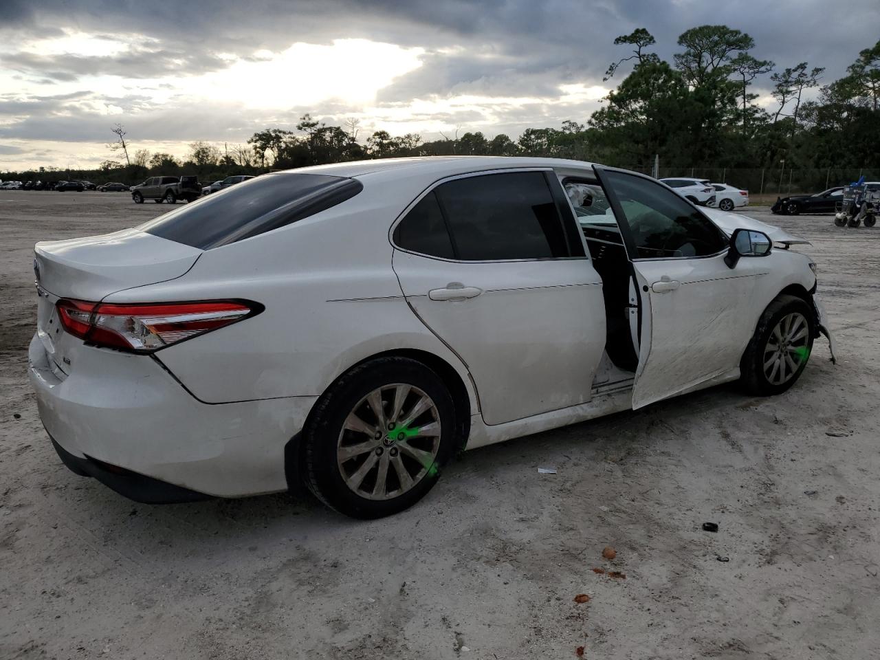 2018 Toyota Camry - Image 3