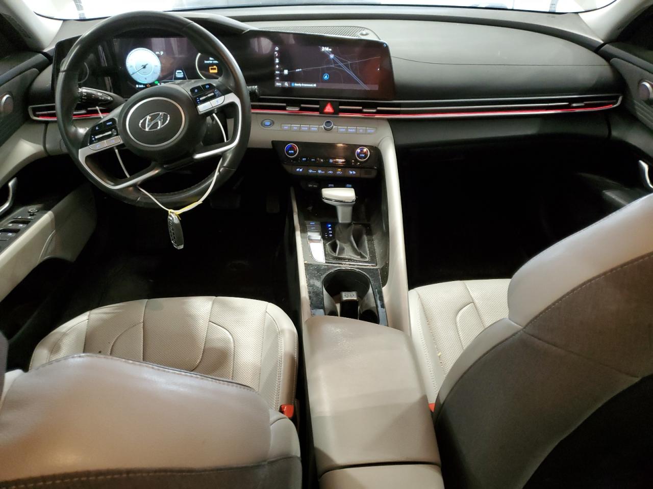 2023 Hyundai Elantra - Image 8