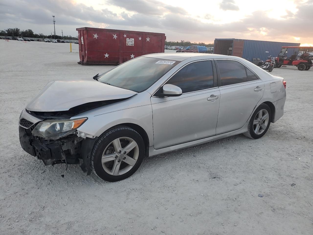 VIN 4T1BF1FK0EU407477 2014 TOYOTA CAMRY no.1