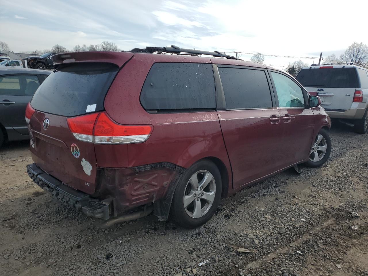 2011 Toyota Sienna - Image 3