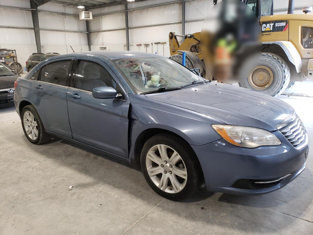 2011 Chrysler 200 - Image 4