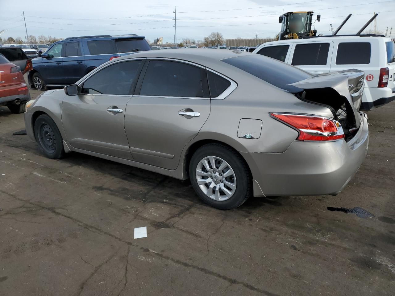 2015 Nissan Altima - Image 2