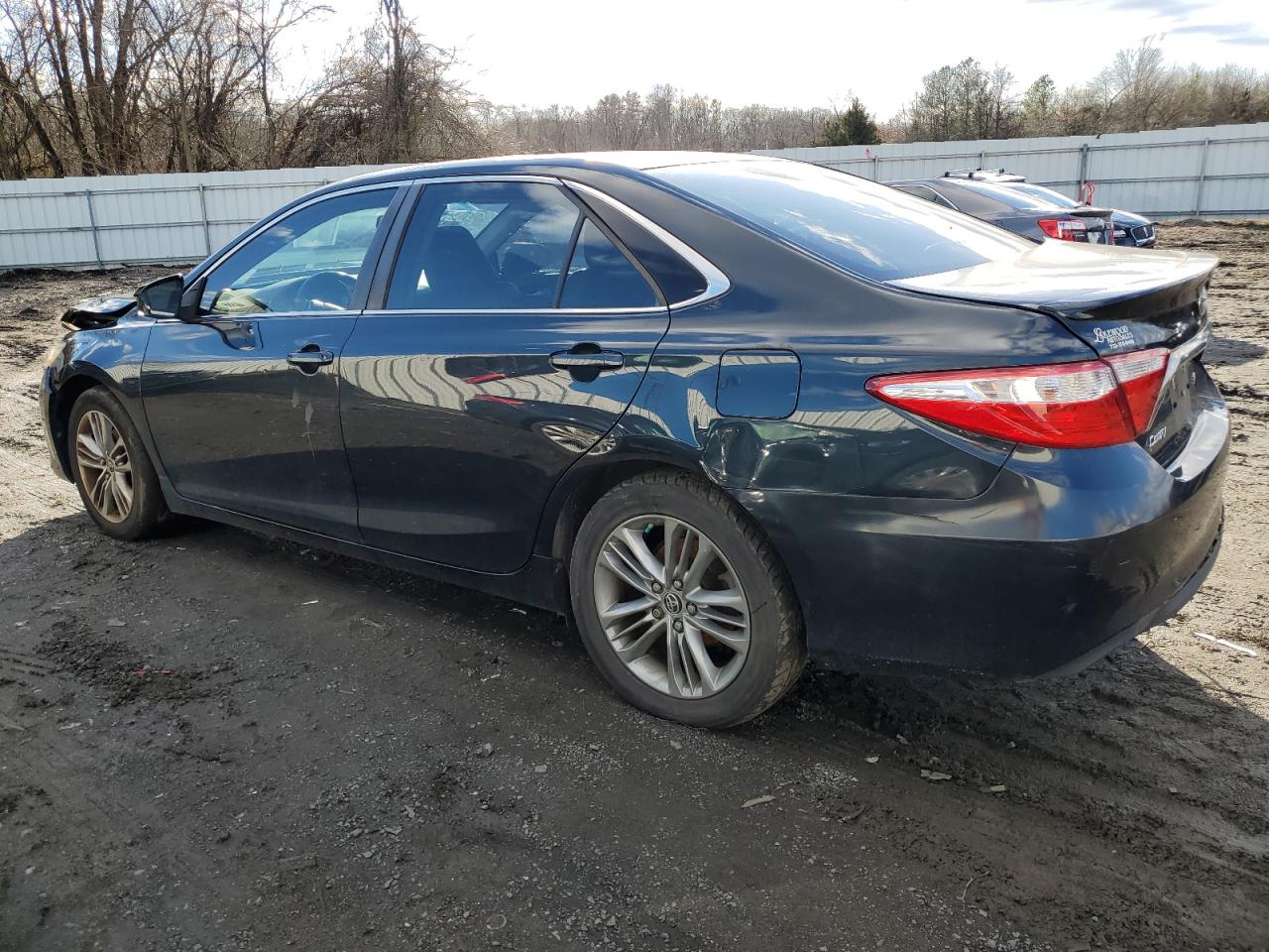 VIN 4T1BF1FK4GU532758 2016 TOYOTA CAMRY no.2