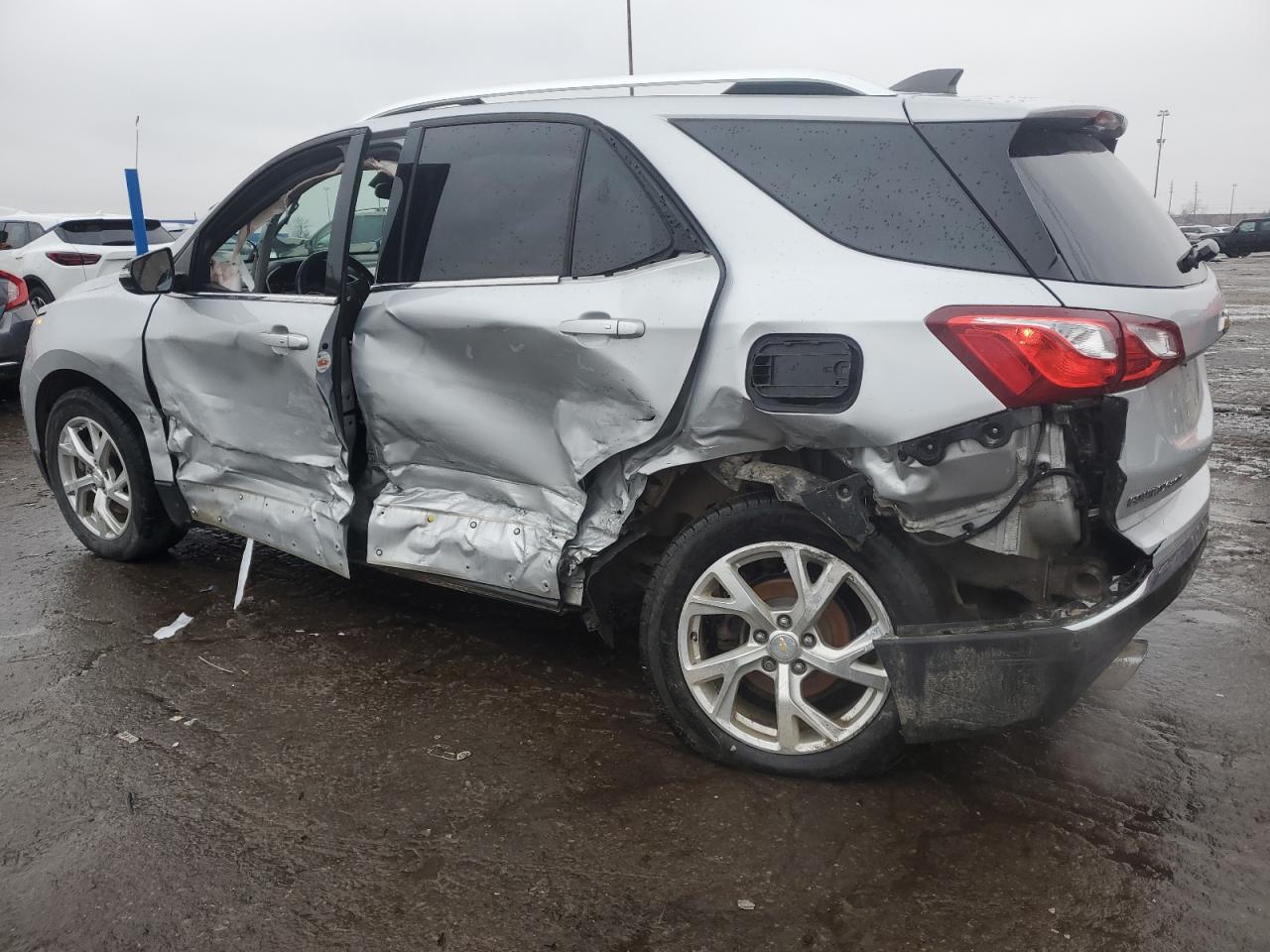 2019 Chevrolet Equinox - Image 2