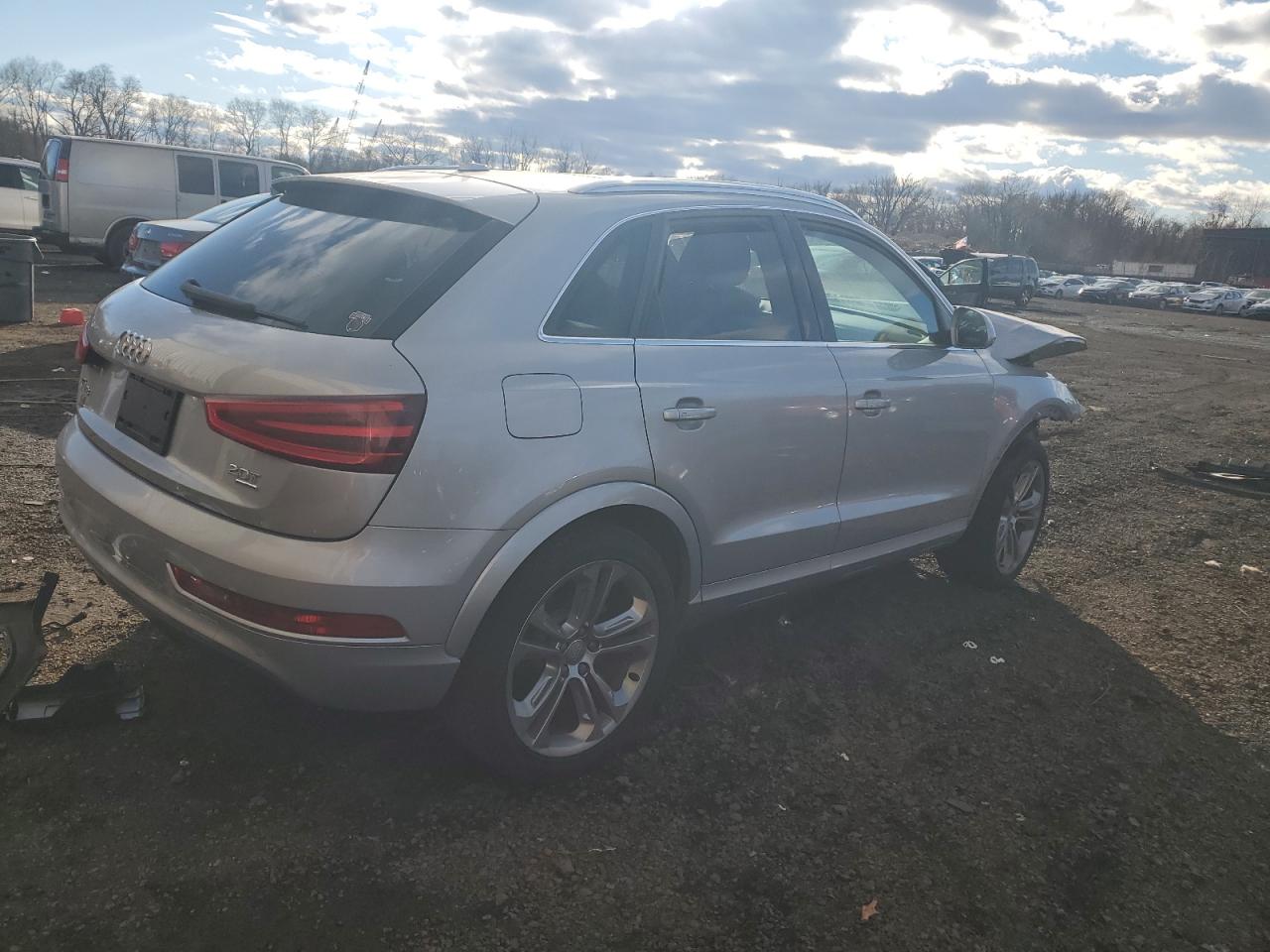 VIN WA1GFCFSXFR006393 2015 AUDI Q3 no.3