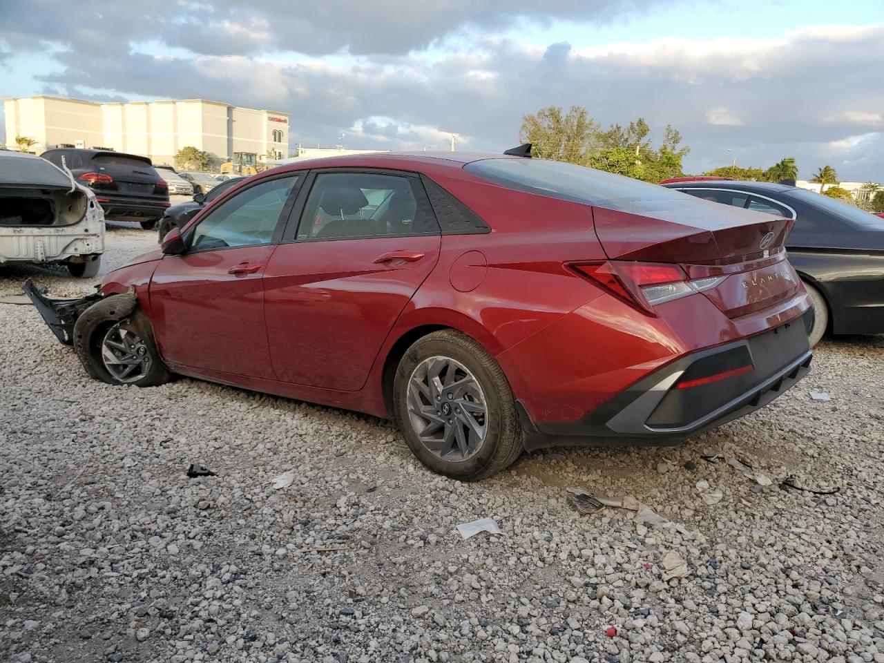 2024 Hyundai Elantra - Image 2