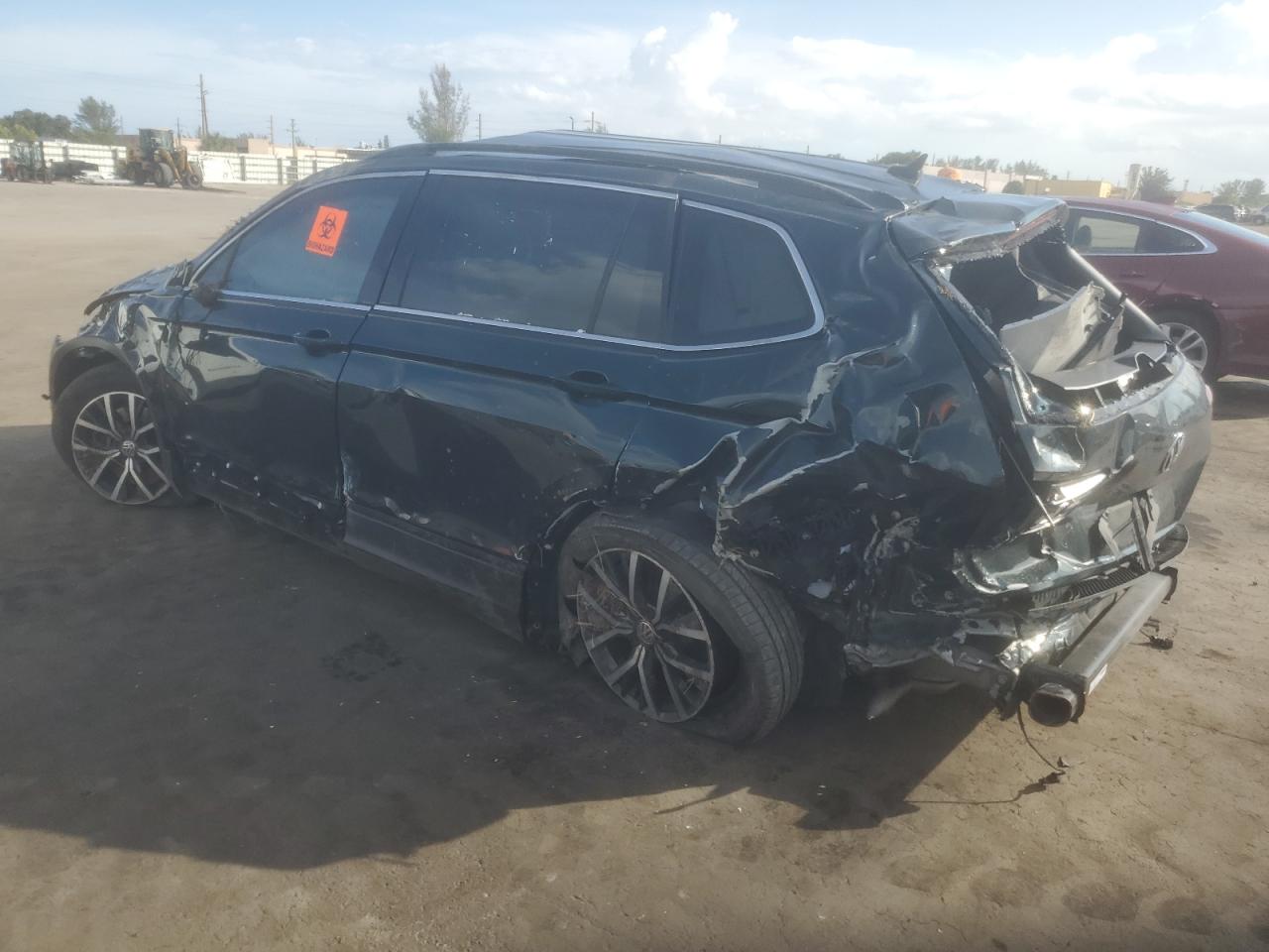 2019 Volkswagen Tiguan - Image 2