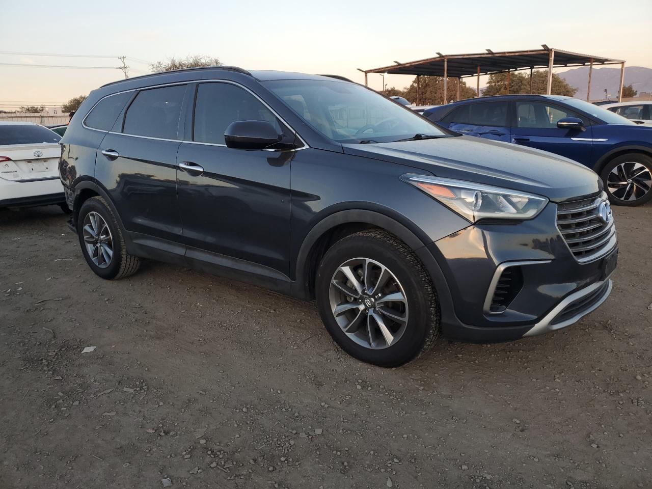 VIN KM8SM4HF2HU184306 2017 HYUNDAI SANTA FE no.4