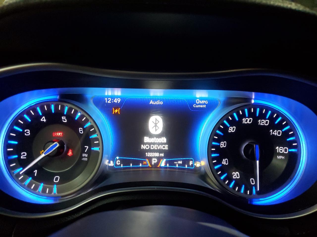 2016 Chrysler 300 - Image 9