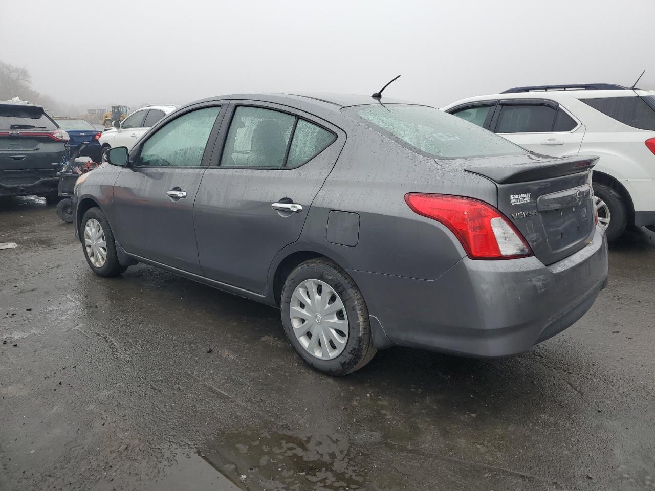 VIN 3N1CN7AP7JL883217 2018 NISSAN VERSA no.2